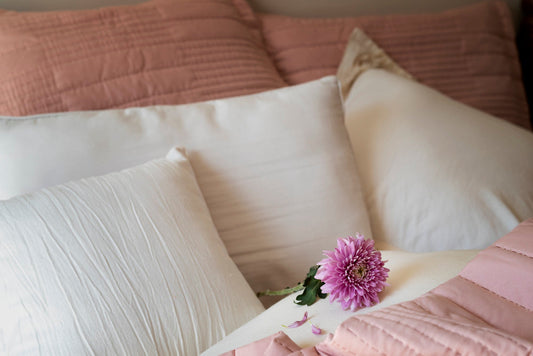 What Are the Benefits of Silk Fabric as Mattress and Pillow Protectors?