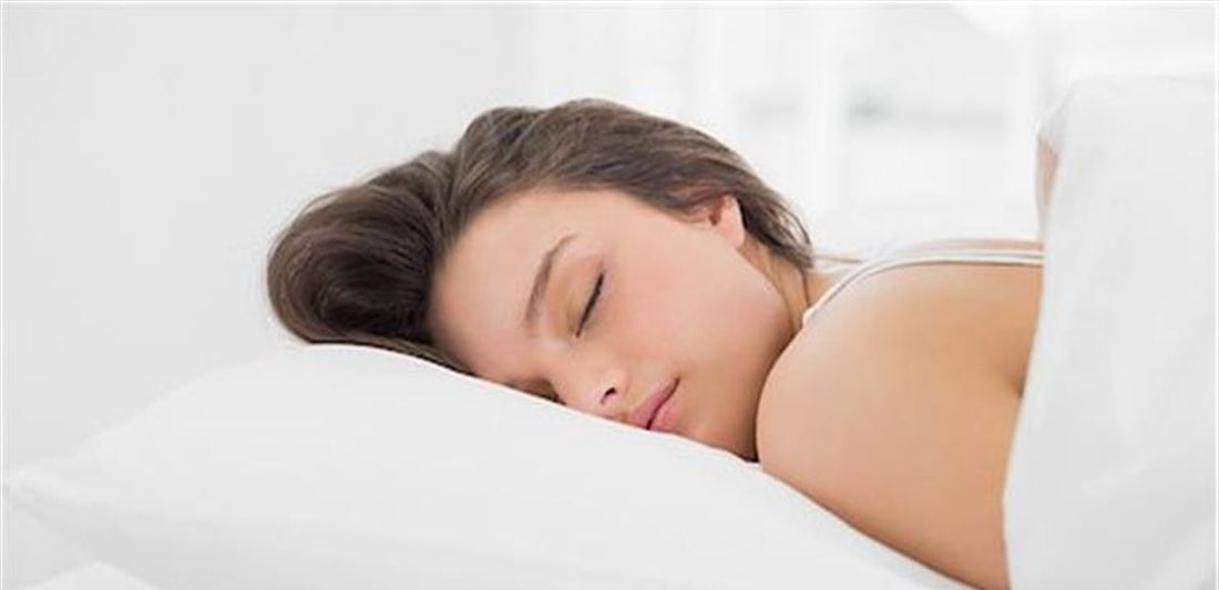 How Sleeping on Silk Can Improve Skin, Hair, and Overall Wellness