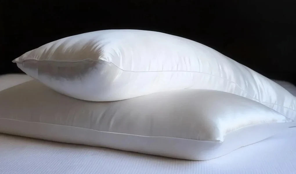 How Silk Pillows Help Reduce Hair Loss and Frizz